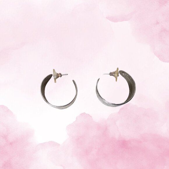 Vintage Silvertone Open Hoop Earrings - Picture 4 of 4